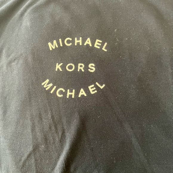 Black Michael Kors t-shirt 3X with golden furnishings and logo good condition - Picture 2 of 4